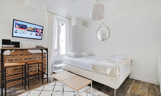 Quartier de la Roquette Apartment | Charming studio - 2P - Atelier des Lumières