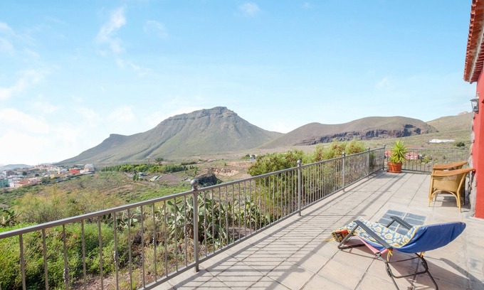 El Madronal Apartment | Charming Studio Apartment “Estudio Cardón” with Sea View, Mountain View