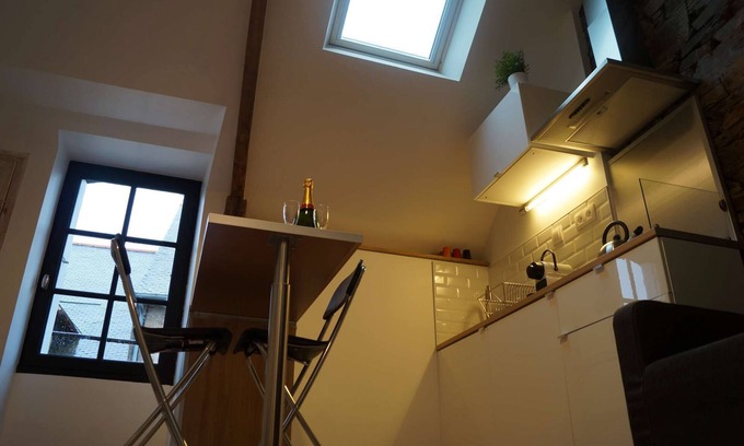 Ille-et-Vilaine Apartment | Charming studio, feet in the water