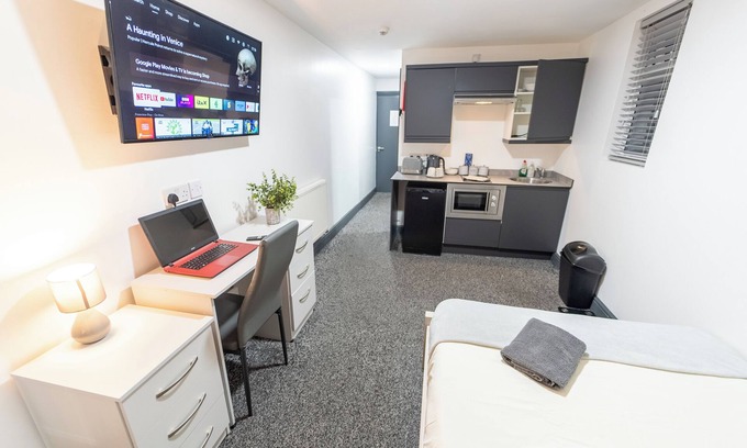 Selly Oak House | Charming Studio in Birmingham