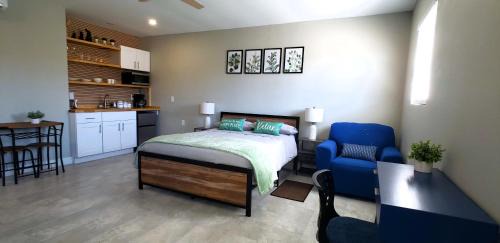 Sarasota House | Charming studio in fabulous University Pines