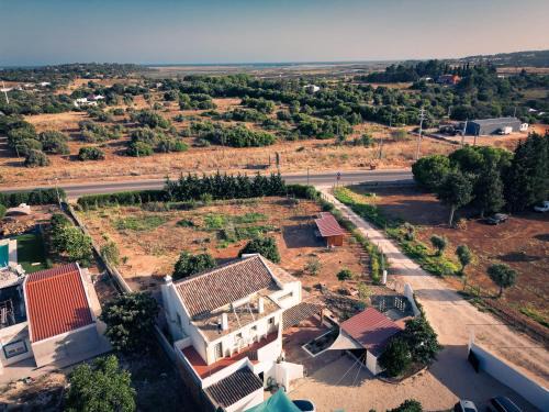 Mexilhoeira Grande Apartment | Charming Studio of a22 w option breakfast