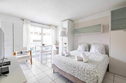 Les Baumettes Apartment | Charming Studio with pool & balcony -Heart of Nice
