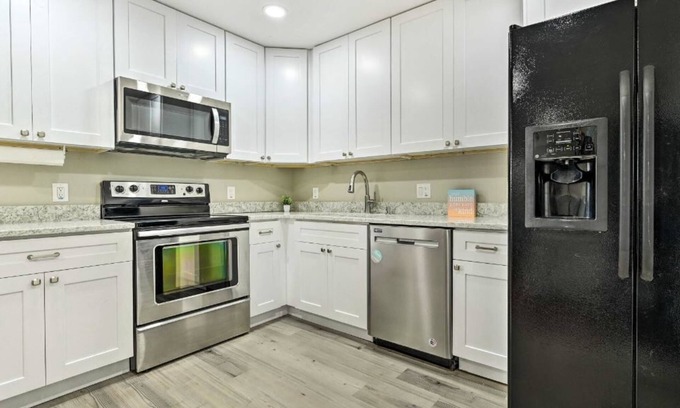 Orient Park Apartment | Charming Tampa Studio nestled just 8 miles from Downtown with all the comforts for a relaxing stay!