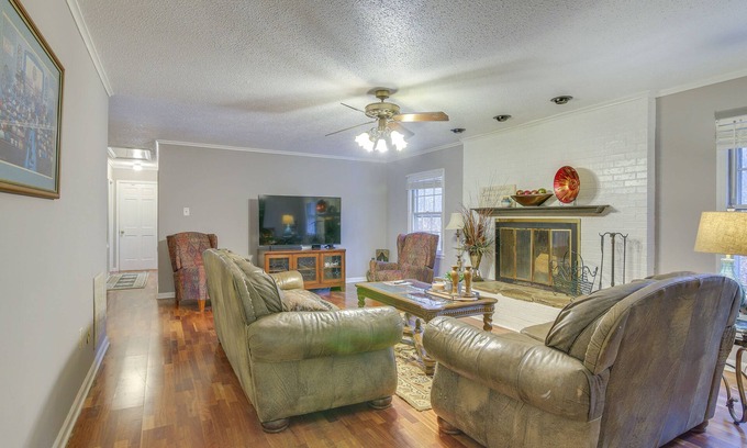 Jackson House | Charming Tennessee Retreat w/Fireplace & Grill!