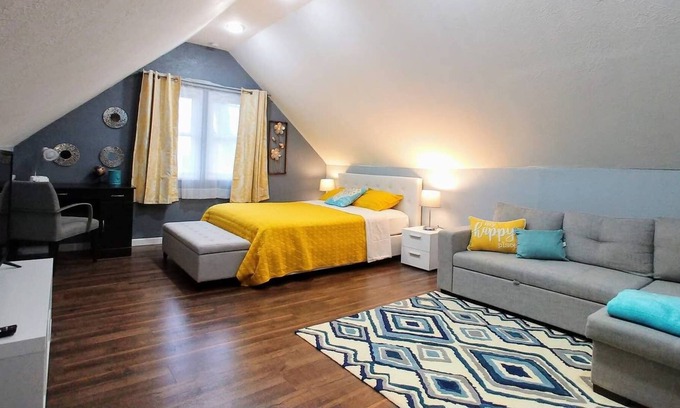 Old Brooklyn House | Charming Third Floor Hideaway!