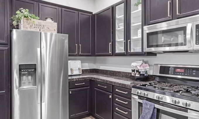 Verrado Main Street District House | Charming Townhome in the heart of Verrado: Walk to Golf, Hiking, Shops & Dining