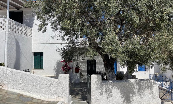 Korissia House | Charming two bedroom fisherman's house on Kea