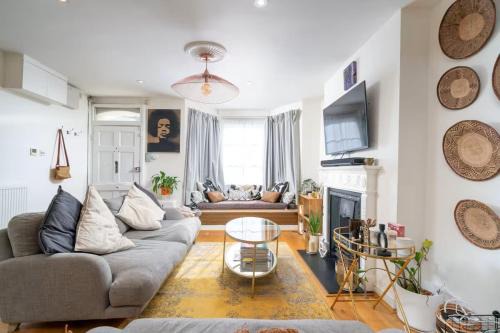 Shepherd's Bush House | Charming Two-Bedroom in Shepherds Bush