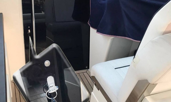 Tower Hamlets Boat Rental | Charming Two-bedroom Moored Boat in Canary Wharf area