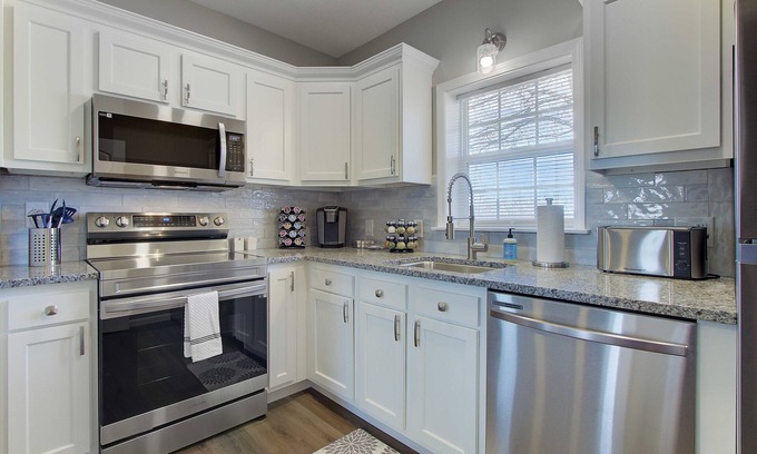 Vermilion House | Charming Two Bedroom Vermilion Getaway