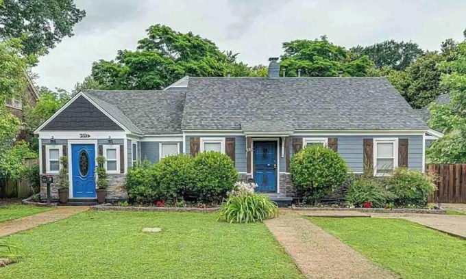 University District House | Charming Updated One Bedroom with yard