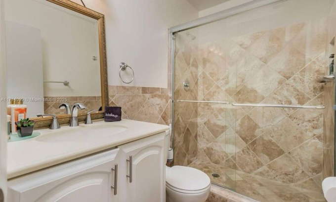 Lauderdale-by-the-Sea Ski Chalet | Charming 2-bedroom chalet with WiFi and AC in wonderful Lauderdale-by-the-Sea