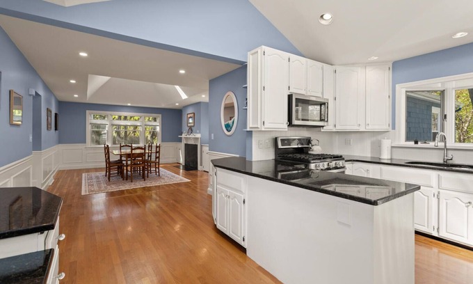 Manchester-by-the-Sea House | Charming 4-bedroom in beautiful Manchester-by-the-Sea - Walk to Beaches/shops