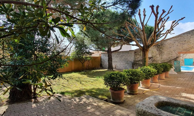 Saint-Denis-d'Oleron House | Charming villa in the center of town, with swimming pool, close to the sea and market.