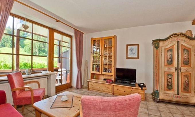 Missen Apartment | Charming vacation apartment with balcony and far-reaching views SH 7/8 - Ferienapartments