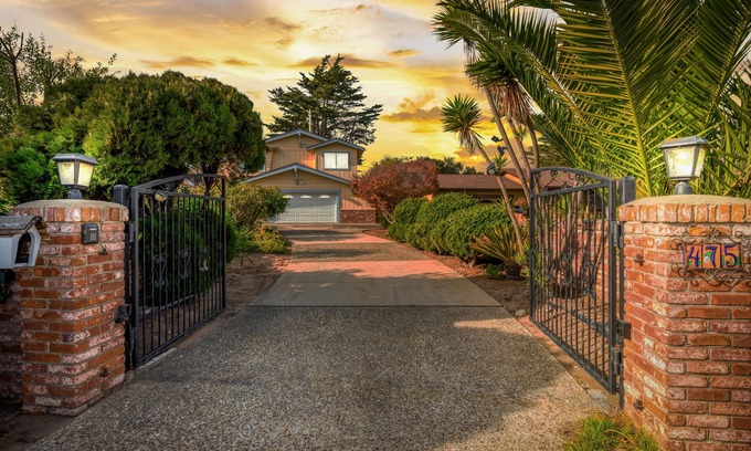 Marina House | Charming vacation home near the ocean. Private and gated.