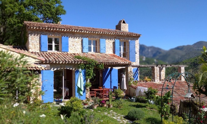 Bendejun House | CHARMING VILLA, 15 km from NiCE MOYENNE MONTAGNE WITH VIEW AND SWIMMING POOL