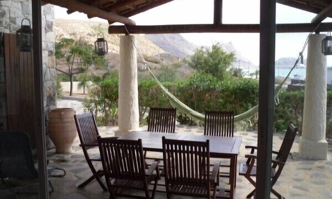 Vila Baleira Villa | Charming Villa by the sea