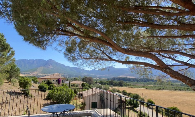 Moncale Villa | Charming Villa Fiore di Machja Traumhafte Villa mit Pool und Panoramablick