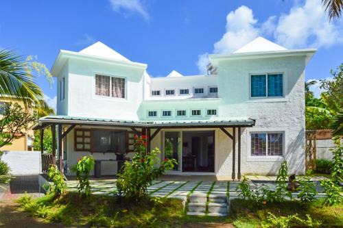 Blue Bay Villa | Charming villa near Mahebourg with a private pool