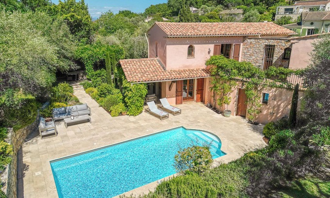 Valbonne Villa | Charming villa walking distance to Valbonne village