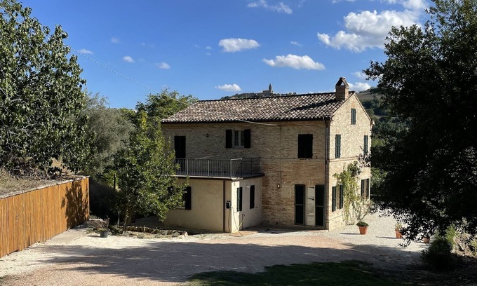 Monte Giberto Villa | Charming Villa with large private pool