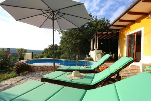 Ripenda Verbanci Villa | Charming villa with private pool near the sea and garden
