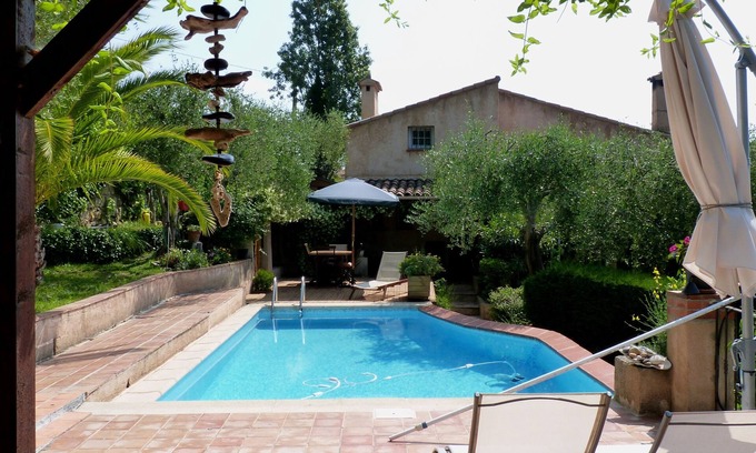 Cabris Villa | Charming villa with pool and wooded garden 3 bedrooms, sleeps 6 CABRIS