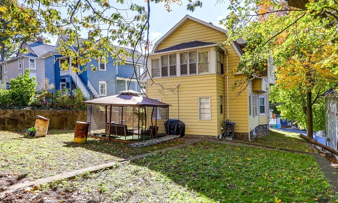 Waterbury Apartment | Charming Waterbury Gem w/ Smart TVs Near Skiing!
