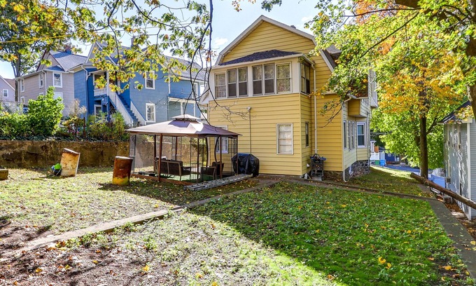 Waterbury Apartment | Charming Waterbury Gem w/ Smart TVs Near Skiing!