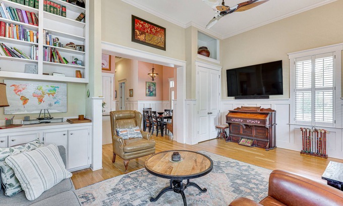 Wilmington Cottage | Charming Wilmington Cottage - Walk to Downtown!