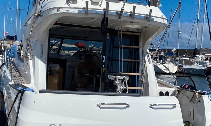 Puerto Calero Boat Rental | 'Charming Yatch' with Sea View, Wi-Fi and Air Conditioning