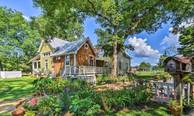 Cleveland Cottage | Charming 'Yellow Bird' Historic Cleveland Cottage