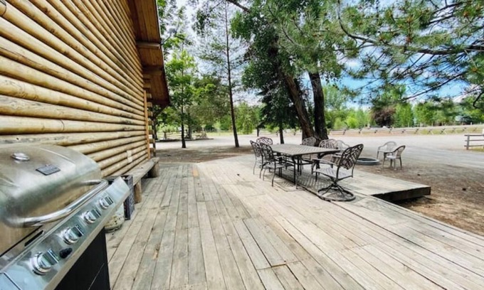 Idaho Falls Apartment | Charmingly Rustic, Mountain River Ranch Cabin