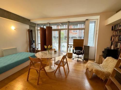 Newham Apartment | Charmingly Trendy 1bed Flat near Regents Canal