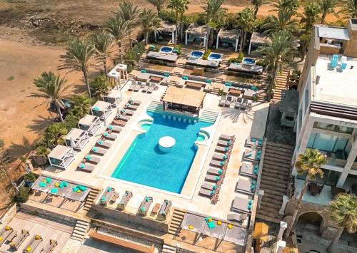Kfardebian House | Chateau Cabana Resort