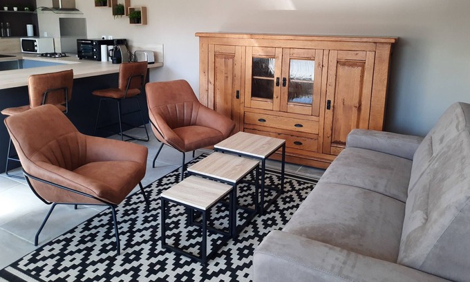Pelissanne Cottage | Chateau / Country House