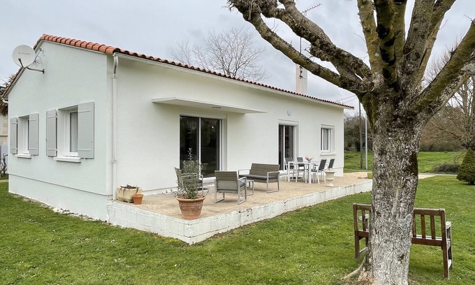 Virollet House | Chateau/Country House