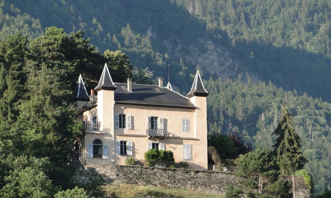 Ayse Other | Château des Tours, panoramic view, the charm of a large family home.