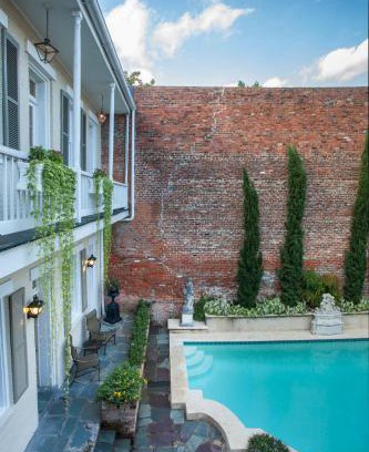 French Quarter Hotel | Chateau Hotel