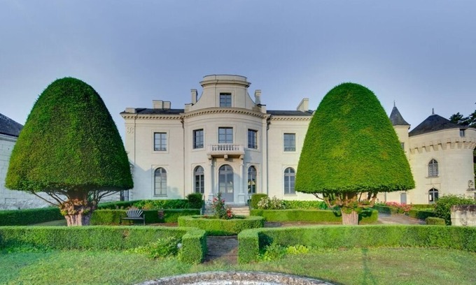 Candes-Saint-Martin Villa | chateau rental france, loire valley, wedding, special occasion