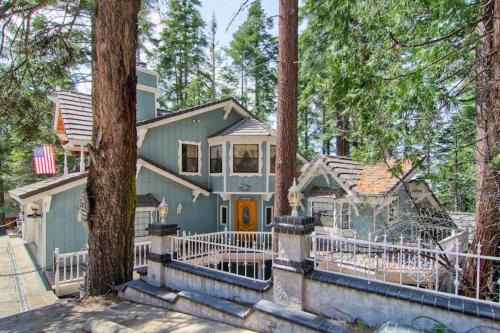 Yosemite West House | Chateau Royal West