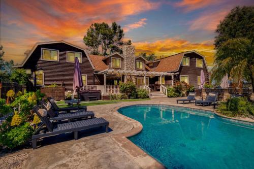 Temecula Villa | Chateau Syrah by AvantStay Picturesque Estate w Pool Hot Tub Pool Table Table Tennis New Pickleball Court Basketball hoop