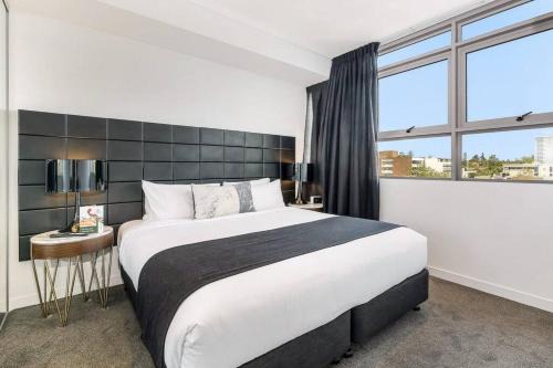 Chatswood CBD Apartment | Chatswood CBD 2BR l Balcony l Parking l Office