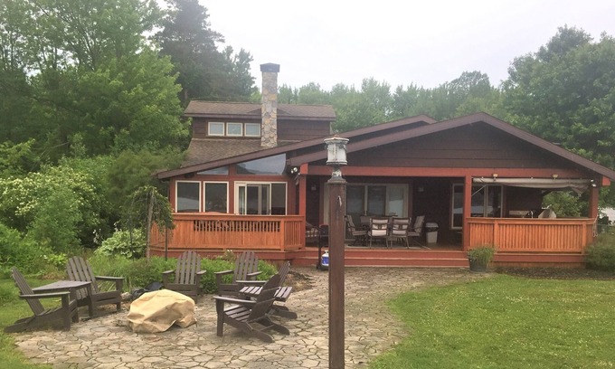 Stow House | Chautauqua Lake Front home w/75' of lakefront