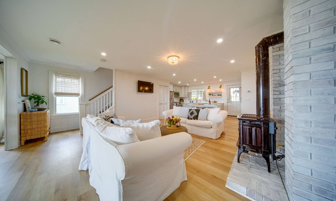 Stow Cottage | Chautauqua Lakefront NY Cottage Getaway