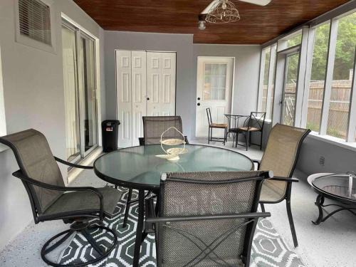 Homosassa House | Chazzdoorway 2rooms 1 bathroom Duplex