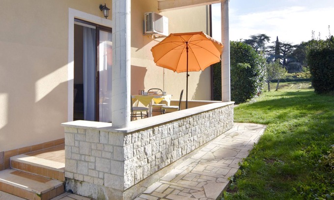 Basanija Apartment | Cheap apartment Silva Savudrija terrace, Wi-Fi, close to the sea barbecue