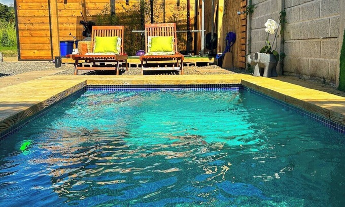 Jaco House | Cheap Hotel in Jaco Kitchen+Pool+Gym+Pickleball